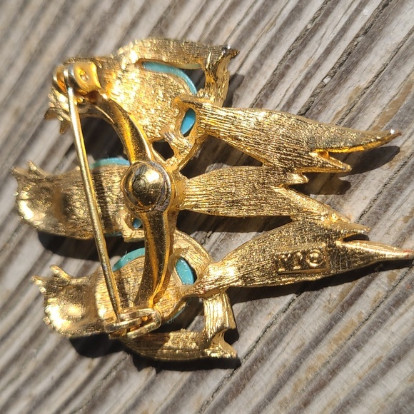 JJ Jonette Birds Brooch Pin Blue Topaz-like Bodies Ruby Rhinestone Eyes 1970s - Picture 7 of 7